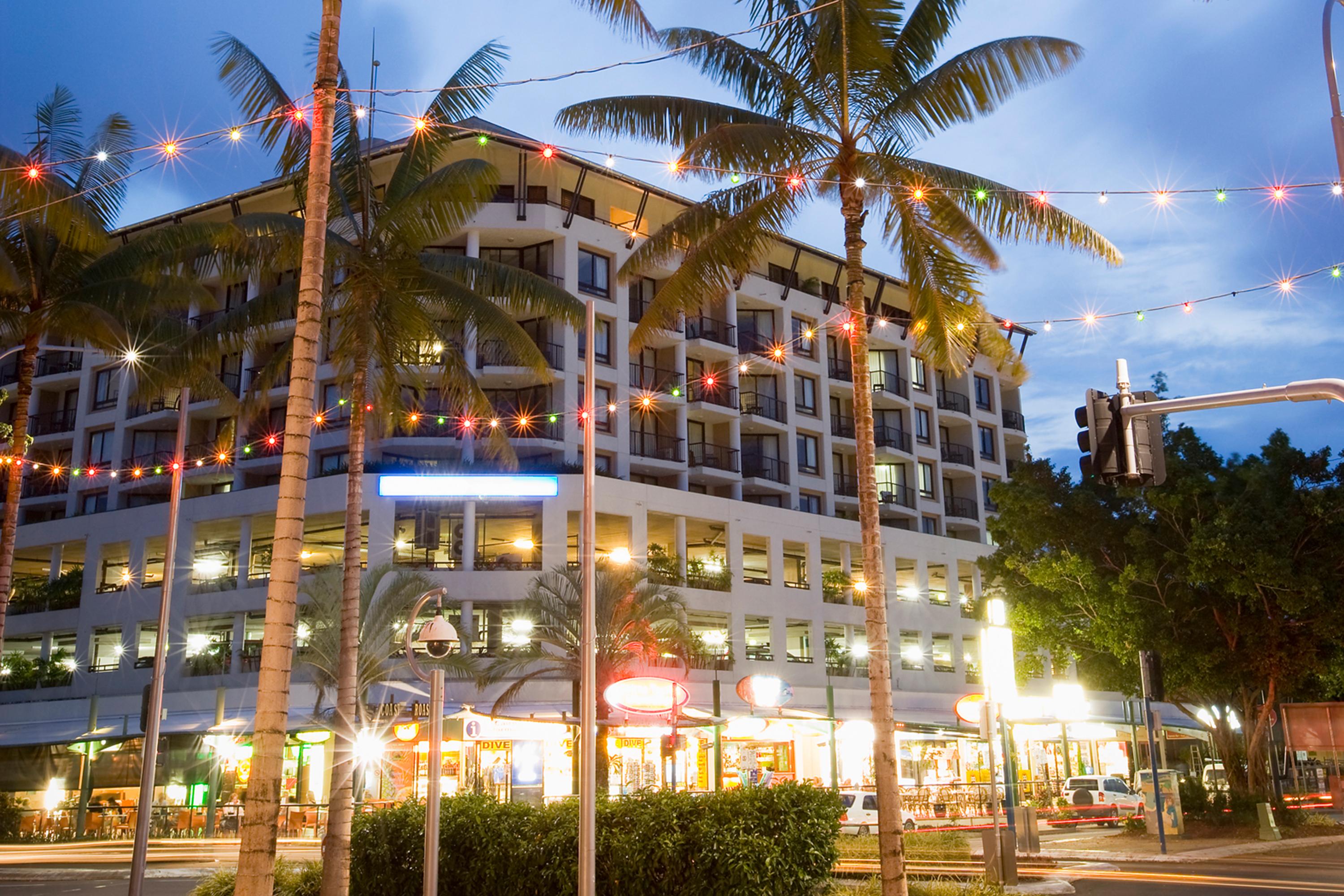 Mantra Esplanade Hotel Cairns Exterior photo