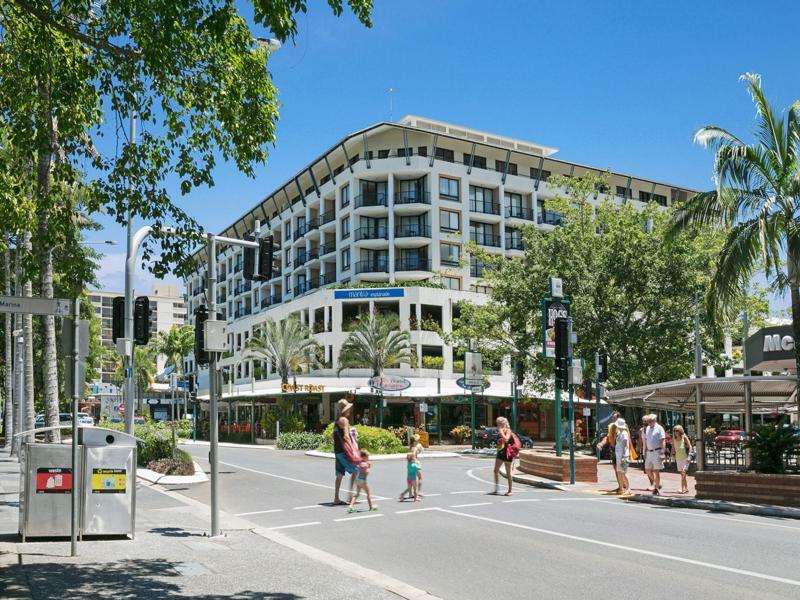 Mantra Esplanade Hotel Cairns Exterior photo